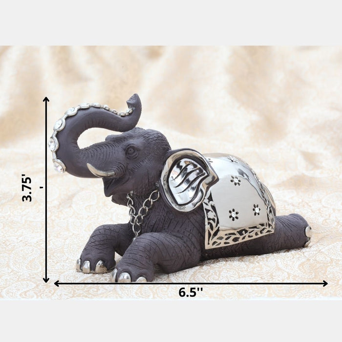 Elephant (sitting)
