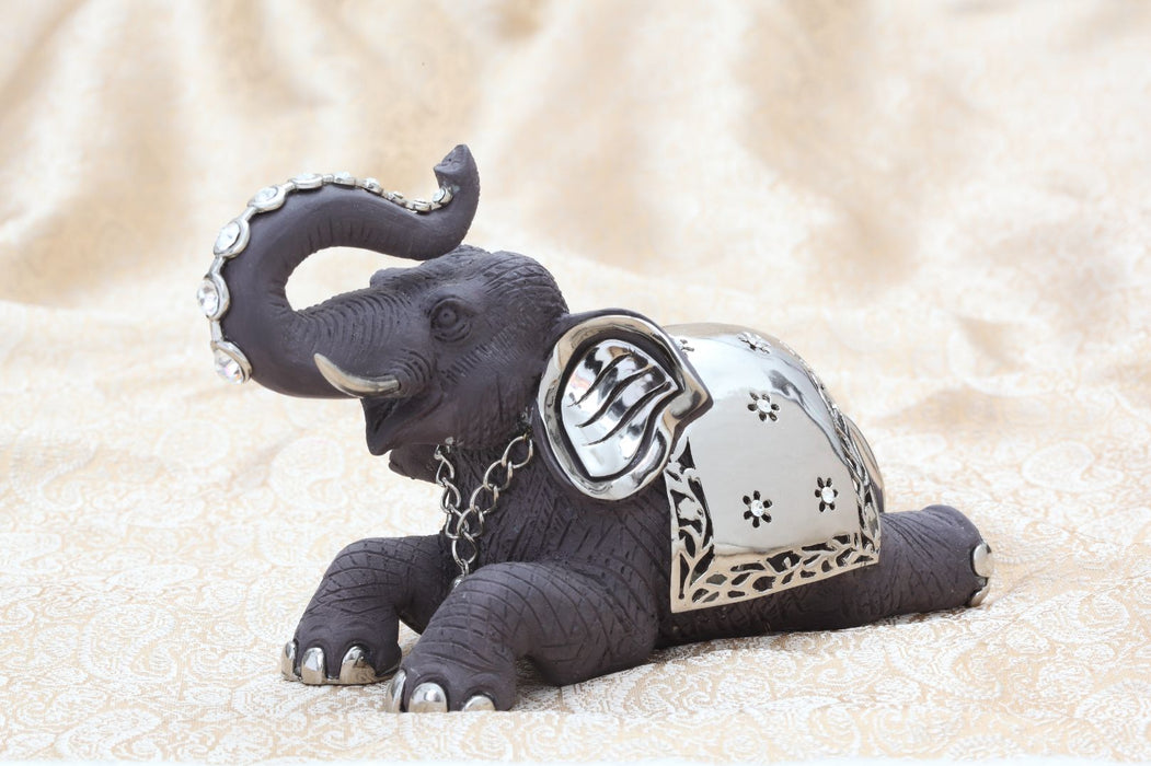 Elephant (sitting)